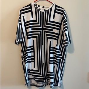 Akomplice: Short sleeve tee